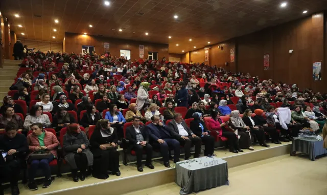 Diyarbakır’da 8 Mart Dünya Kadınlar Günü etkinliği düzenlendi Diyarbakır’da 8 Mart Dünya Kadınlar Günü etkinliği düzenlendi