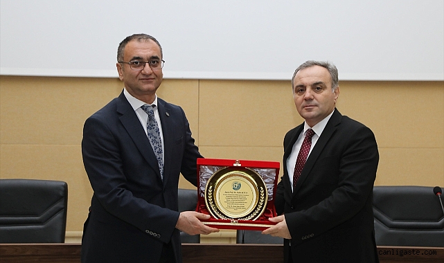 ERÜ’de ’6 Şubat Depremlerine Mühendislik Bakışı ve Deprem Deneyimleri’ konferansı verildi ERÜ’de ’6 Şubat Depremlerine Mühendislik Bakışı ve Deprem Deneyimleri’ konferansı verildi