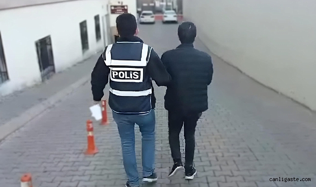 Kayseri’de çocuğun telefonunu gasbetti Kayseri’de çocuğun telefonunu gasbetti