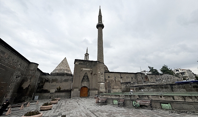 Kayseri’de kadınların yaptırdığı vakıf eserleri yüzyıllardır hizmet veriyor Kayseri’de kadınların yaptırdığı vakıf eserleri yüzyıllardır hizmet veriyor