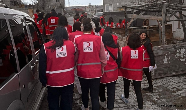 Kayseri’de korunma ve bakım altında bulunan çocuklar yardım kolisi dağıttı Kayseri’de korunma ve bakım altında bulunan çocuklar yardım kolisi dağıttı
