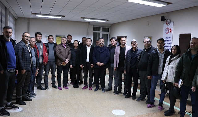 Kayseri’de öğretmenlerden iftar sonrası kan bağışı... Kayseri’de öğretmenlerden iftar sonrası kan bağışı...