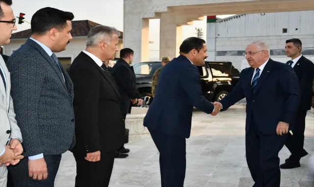 Milli Savunma Bakanı Yaşar Güler, Hatay Valiliğini ziyaret etti Milli Savunma Bakanı Yaşar Güler, Hatay Valiliğini ziyaret etti
