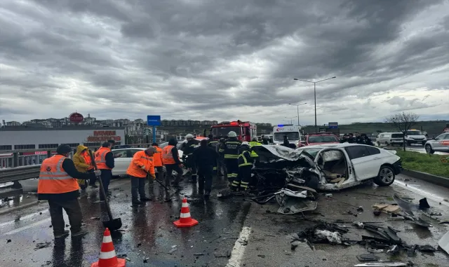 Tekirdağ’da iki otomobilin çarpışması sonucu 1 kişi öldü, 2 kişi yaralandı Tekirdağ’da iki otomobilin çarpışması sonucu 1 kişi öldü, 2 kişi yaralandı