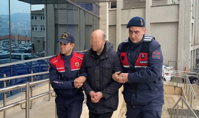 Zonguldak’ta hakaret iddiasıyla gözaltına alınan halk eğitimi merkezi müdür yardımcısına uzaklaştırma Zonguldak’ta hakaret iddiasıyla gözaltına alınan halk eğitimi merkezi müdür yardımcısına uzaklaştırma