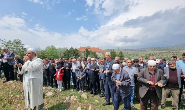 Ankara’nın Kızılcahamam ilçesinde yağmur duası yapıldı Ankara’nın Kızılcahamam ilçesinde yağmur duası yapıldı