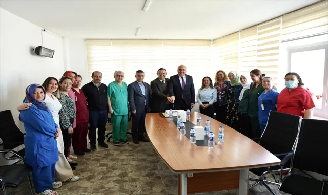 Belediye Başkanı Acar’dan "Ebeler Haftası" ziyareti Belediye Başkanı Acar’dan "Ebeler Haftası" ziyareti