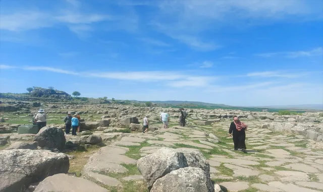 Boğazkale ve Alacahöyük bayramda yaklaşık 10 bin turisti ağırladı Boğazkale ve Alacahöyük bayramda yaklaşık 10 bin turisti ağırladı
