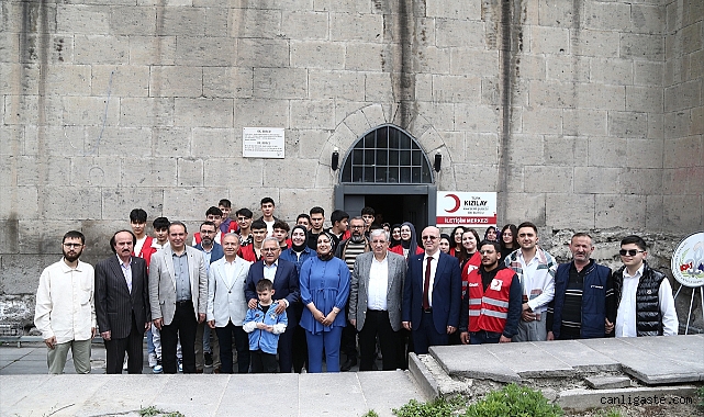 Büyükkılıç, Türk Kızılay Kayseri Şubesinin bayramlaşma programına katıldı Büyükkılıç, Türk Kızılay Kayseri Şubesinin bayramlaşma programına katıldı