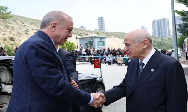 Cumhurbaşkanı Erdoğan’ın, MHP Genel Başkanı Bahçeli’yi ziyareti sona erdi Cumhurbaşkanı Erdoğan’ın, MHP Genel Başkanı Bahçeli’yi ziyareti sona erdi