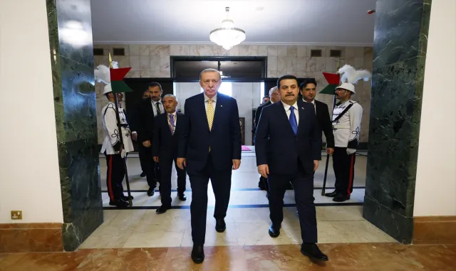 Cumhurbaşkanı Erdoğan, Irak Başbakanı Sudani ile görüştü Cumhurbaşkanı Erdoğan, Irak Başbakanı Sudani ile görüştü