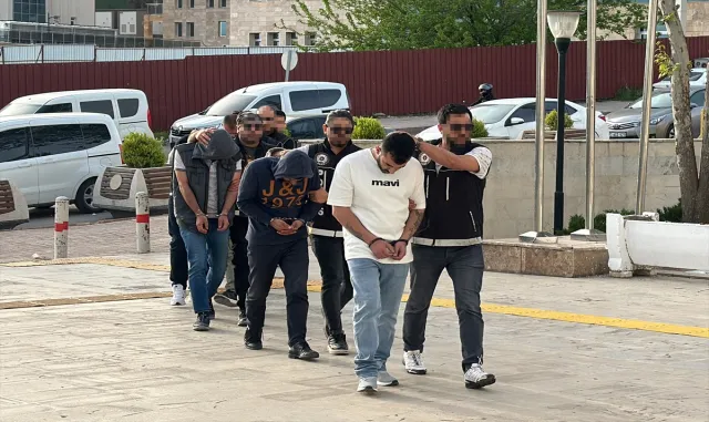 Elazığ’da uyuşturucu operasyonunda 9 şüpheli tutuklandı Elazığ’da uyuşturucu operasyonunda 9 şüpheli tutuklandı