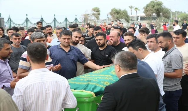 GÜNCELLEME - Hatay’da cami önünde silahlı saldırı sonucu öldürülen imamın cenazesi toprağa verildi