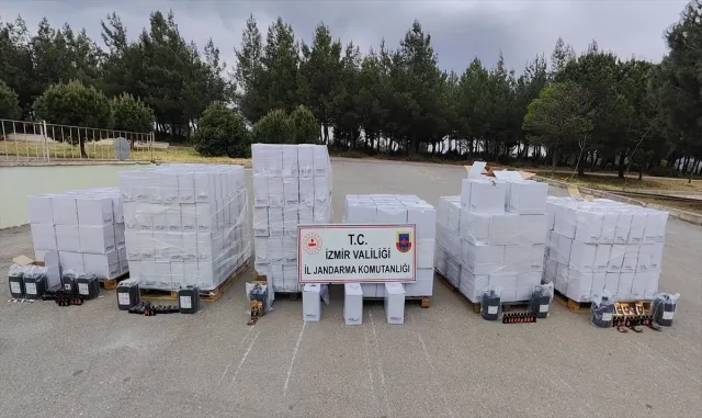 İzmir’de 8 bin 540 litre etil alkol ele geçirildi İzmir’de 8 bin 540 litre etil alkol ele geçirildi