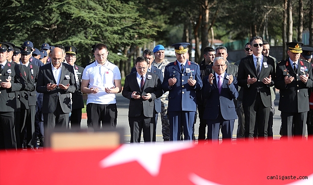 Kayseri’de cezaevi ring aracının devrilmesi sonucu yaralanan astsubay şehit oldu Kayseri’de cezaevi ring aracının devrilmesi sonucu yaralanan astsubay şehit oldu