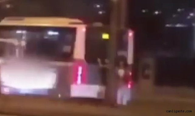 Kayseri’de halk otobüsüne asılarak yolculuk yapan 3 kişi yakalandı Kayseri’de halk otobüsüne asılarak yolculuk yapan 3 kişi yakalandı