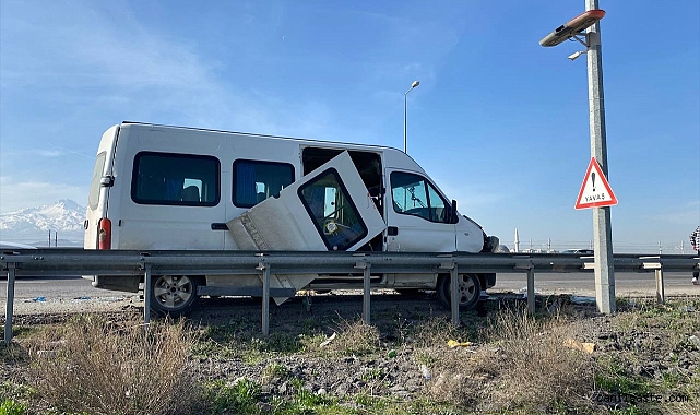 Kayseri’de trafik kazası: 10 yaralı Kayseri’de trafik kazası: 10 yaralı