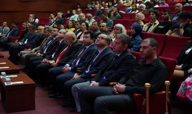 Niğde’de "Kariyer Günleri 2" programı düzenlendi Niğde’de "Kariyer Günleri 2" programı düzenlendi
