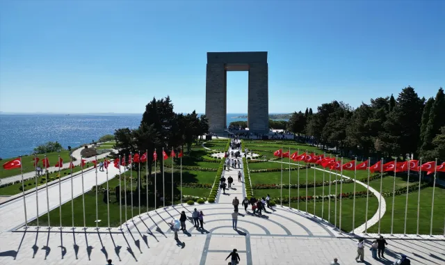 Tarihi Gelibolu Yarımadası’nda bayram yoğunluğu Tarihi Gelibolu Yarımadası’nda bayram yoğunluğu