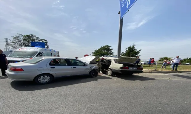 Aydın’da trafik kazasında yaralanan sürücü hastanede yaşamını yitirdi Aydın’da trafik kazasında yaralanan sürücü hastanede yaşamını yitirdi