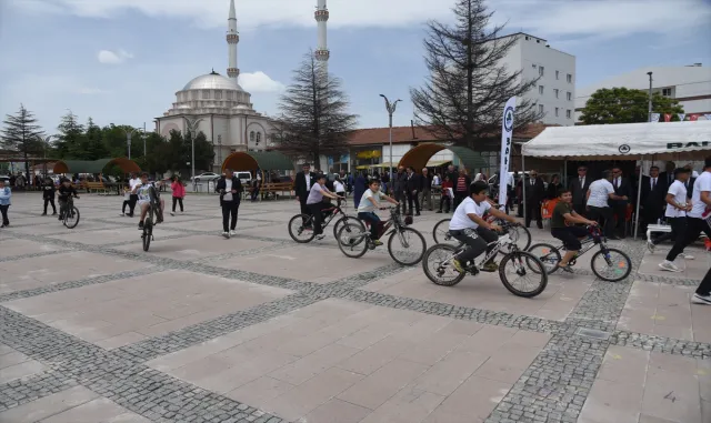 Bahşılı’da 19 Mayıs Atatürk’ü Anma, Gençlik ve Spor Bayramı kutlandı Bahşılı’da 19 Mayıs Atatürk’ü Anma, Gençlik ve Spor Bayramı kutlandı