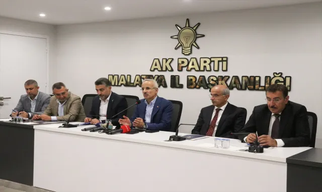 Bakan Uraloğlu, AK Parti Malatya İl Başkanlığı ziyaretinde konuştu: Bakan Uraloğlu, AK Parti Malatya İl Başkanlığı ziyaretinde konuştu: