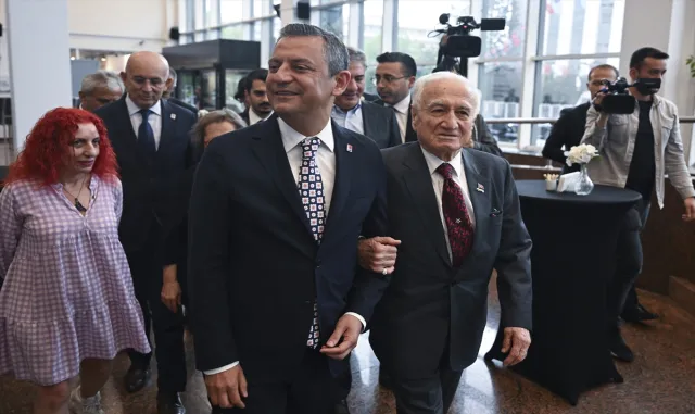 CHP Genel Başkanı Özel, Dil Derneği’nin "Ustalara Saygı Gecesi"nde konuştu: CHP Genel Başkanı Özel, Dil Derneği’nin "Ustalara Saygı Gecesi"nde konuştu:
