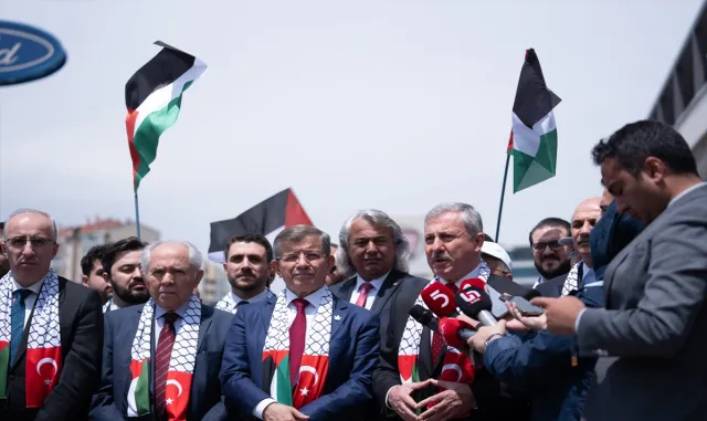 Gelecek Partisi Genel Başkanı Davutoğlu, İsrail Büyükelçiliği önünde basın açıklaması yaptı: Gelecek Partisi Genel Başkanı Davutoğlu, İsrail Büyükelçiliği önünde basın açıklaması yaptı: