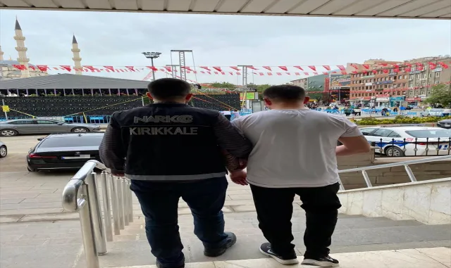 Kırıkkale’de 4 yıl hapis cezası bulunan hükümlü yakalandı Kırıkkale’de 4 yıl hapis cezası bulunan hükümlü yakalandı