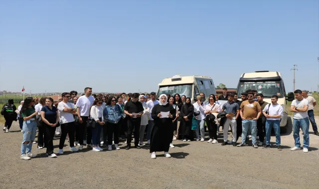 Lüleburgaz’da üniversite öğrencileri şehir içi ulaşıma zammı protesto etti Lüleburgaz’da üniversite öğrencileri şehir içi ulaşıma zammı protesto etti