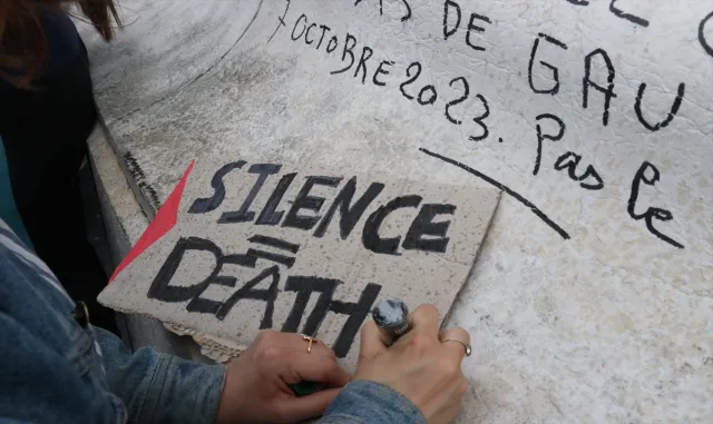 Paris’te Filistinlilerle dayanışma gösterisi düzenlendi Paris’te Filistinlilerle dayanışma gösterisi düzenlendi
