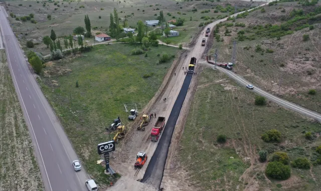 Pınarbaşı’nda 900 ton asfalt kullanıldı Pınarbaşı’nda 900 ton asfalt kullanıldı