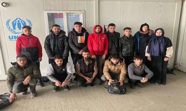 Edirne’de 19 düzensiz göçmen yakalandı Edirne’de 19 düzensiz göçmen yakalandı
