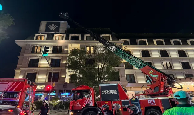 GÜNCELLEME - Kadıköy’de otelde çıkan yangın söndürüldü GÜNCELLEME - Kadıköy’de otelde çıkan yangın söndürüldü