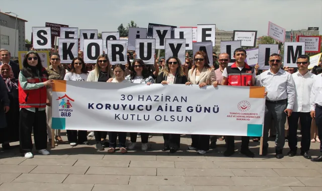 Kırıkkale’de "Koruyucu Aile Günü" farkındalık yürüyüşü Kırıkkale’de "Koruyucu Aile Günü" farkındalık yürüyüşü