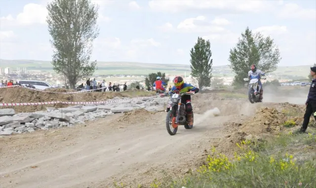 Sorgun’da Enduro Dağ Motosikleti Yarışları düzenlendi Sorgun’da Enduro Dağ Motosikleti Yarışları düzenlendi