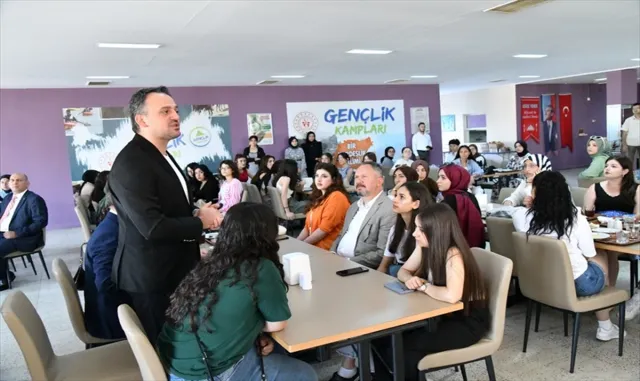 Gençlik ve Spor Bakan Yardımcısı Eminoğlu, Tekirdağ’da gençlerle bir araya geldi Gençlik ve Spor Bakan Yardımcısı Eminoğlu, Tekirdağ’da gençlerle bir araya geldi