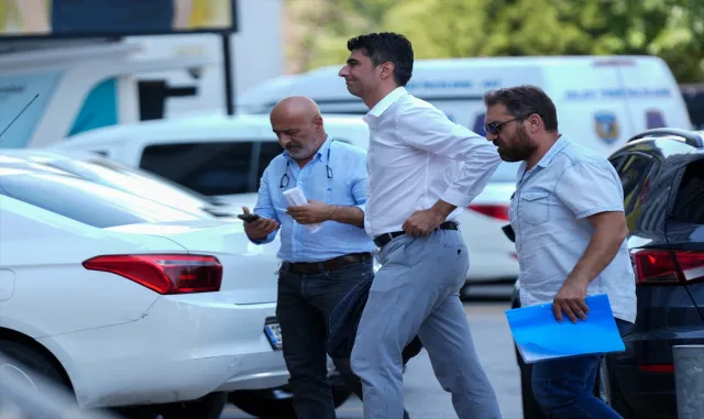 GÜNCELLEME 2 - İzmir’de 2 kişinin akıma kapılarak ölümüne ilişkin yeni gözaltı kararı GÜNCELLEME 2 - İzmir’de 2 kişinin akıma kapılarak ölümüne ilişkin yeni gözaltı kararı