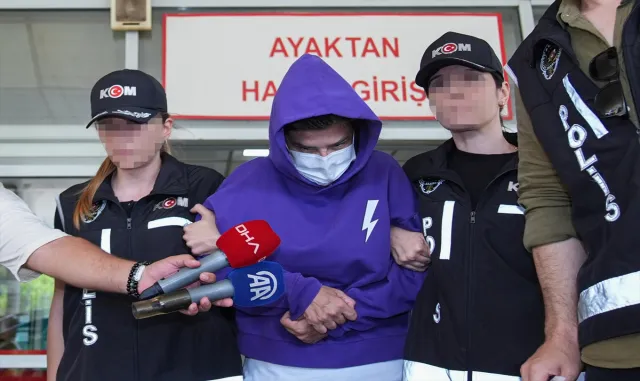 GÜNCELLEME - İzmir’de dolandırıcılık ve zimmet operasyonunda banka şubesi müdürü tutuklandı
