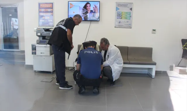 Yalova’da boşanma aşamasındaki eşine bıçak çeken kocayı polis etkisiz hale getirdi Yalova’da boşanma aşamasındaki eşine bıçak çeken kocayı polis etkisiz hale getirdi