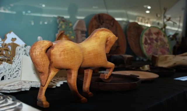 Eskişehir’de "Ahşap El Sanatları Sergisi" açıldı Eskişehir’de "Ahşap El Sanatları Sergisi" açıldı