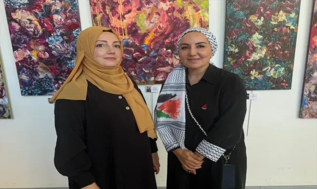 "İki Şehrin Rüyası" resim sergisi, Birlik Vakfı’nda sanatseverle buluştu "İki Şehrin Rüyası" resim sergisi, Birlik Vakfı’nda sanatseverle buluştu