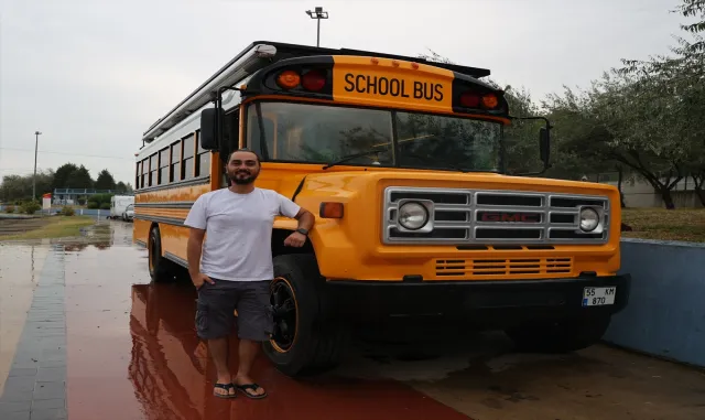 Türk gezgin "school bus" ile Türkiye-Nepal arasında 25 bin kilometre yol katetti Türk gezgin "school bus" ile Türkiye-Nepal arasında 25 bin kilometre yol katetti