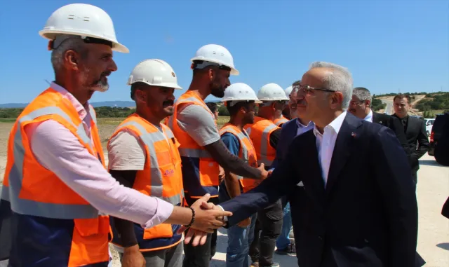 Ulaştırma ve Altyapı Bakanı Uraloğlu, Kırklareli’nde yapımı süren projeleri inceledi Ulaştırma ve Altyapı Bakanı Uraloğlu, Kırklareli’nde yapımı süren projeleri inceledi