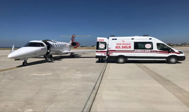 Van’da 3 günlük hasta bebek, ambulans uçakla İstanbul’a sevk edildi Van’da 3 günlük hasta bebek, ambulans uçakla İstanbul’a sevk edildi