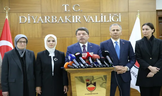 Adalet Bakanı Yılmaz Tunç, Diyarbakır’da Narin Güran’ın ölümüne ilişkin konuştu: Adalet Bakanı Yılmaz Tunç, Diyarbakır’da Narin Güran’ın ölümüne ilişkin konuştu: