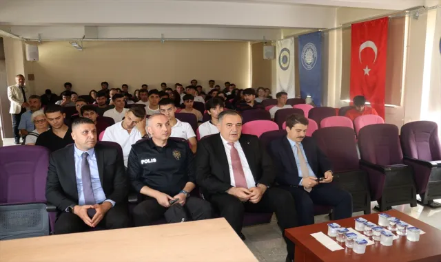 Ankara Üniversitesi Nallıhan Meslek Yüksekokulu’nda eğitim öğretim başladı Ankara Üniversitesi Nallıhan Meslek Yüksekokulu’nda eğitim öğretim başladı
