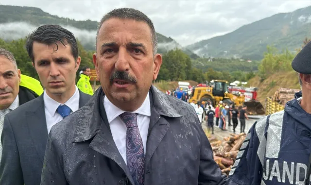 GÜNCELLEME - Zonguldak’ta otobüsle kamyonun çarpıştığı kazada 2 kişi öldü, 24 kişi yaralandı GÜNCELLEME - Zonguldak’ta otobüsle kamyonun çarpıştığı kazada 2 kişi öldü, 24 kişi yaralandı