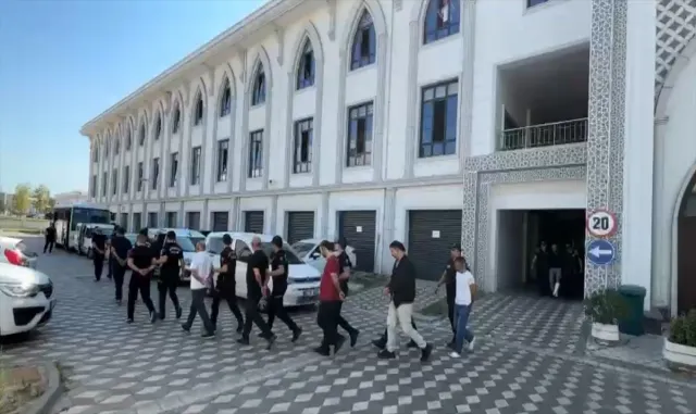 Kocaeli’de eğlence mekanında 1 kişinin öldüğü kavgaya ilişkin 8 zanlı tutuklandı Kocaeli’de eğlence mekanında 1 kişinin öldüğü kavgaya ilişkin 8 zanlı tutuklandı