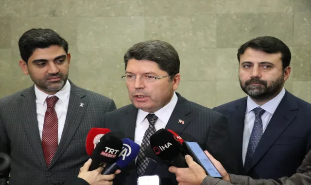 Adalet Bakanı Yılmaz Tunç, Karabük’te gazetecilerin sorularını yanıtladı: (1) Adalet Bakanı Yılmaz Tunç, Karabük’te gazetecilerin sorularını yanıtladı: (1)
